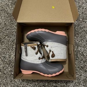 Girls size 10 (toddler) sperry boots